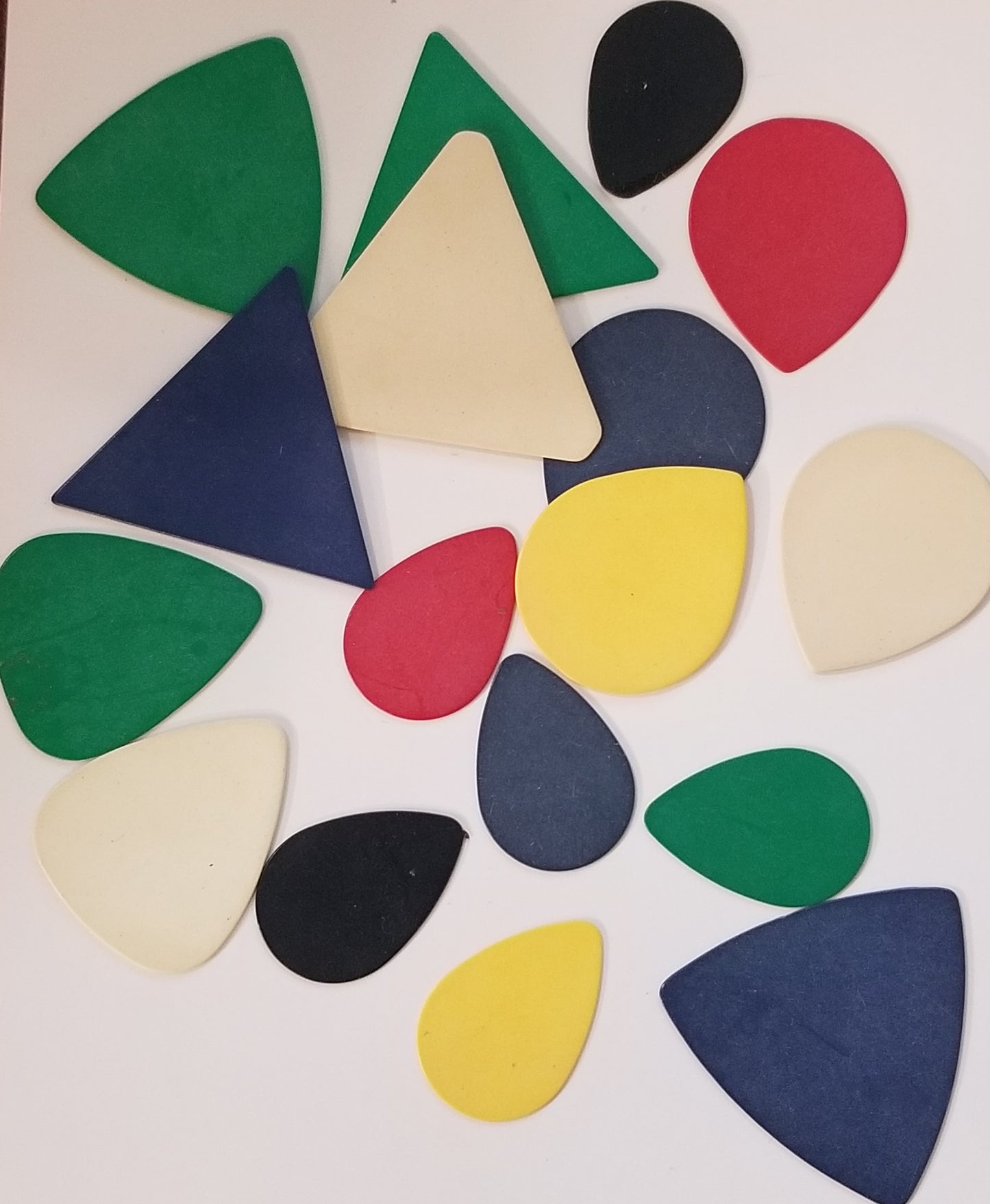 Standard Assorted Guitar Picks - 3 per package