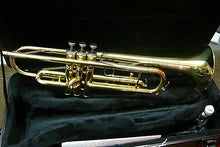 Load image into Gallery viewer, Conn Trumpet Student 22B