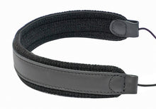 Load image into Gallery viewer, BG France Clarinet Strap Leather with Cotton Pad with 2 Connectors - C23LP